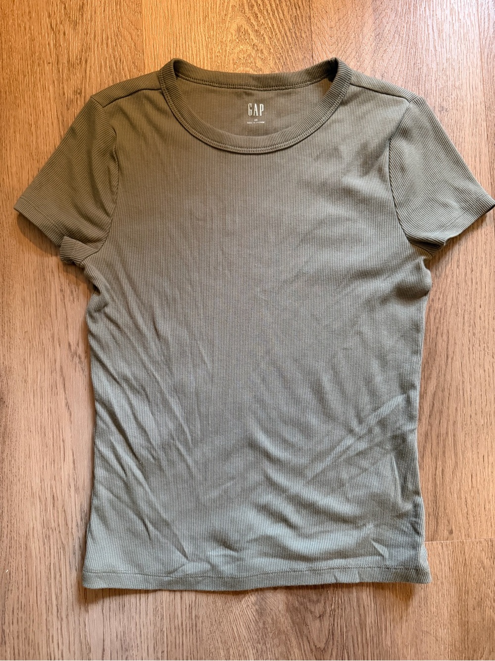 GAP Women's Olive Short Sleeve Ribbed Tee - size XS